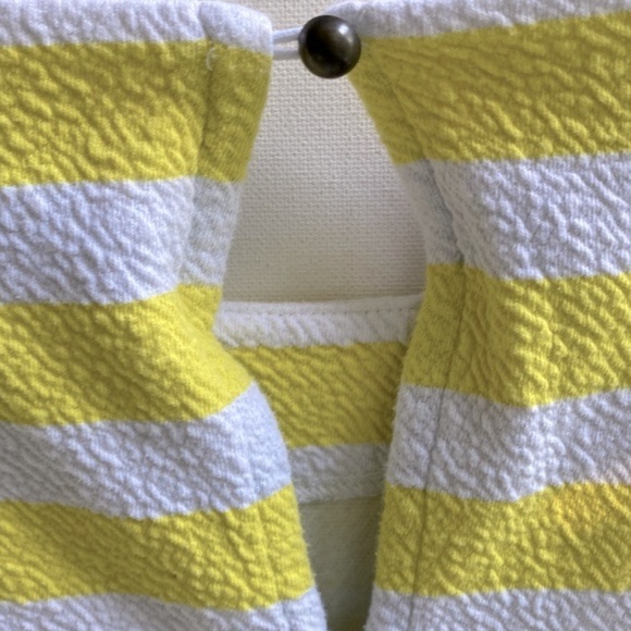 Anthropologie 9-H15 STCl Textured Yellow Striped Postage Fluttersleeve Top, Sz M - Picture 7 of 9